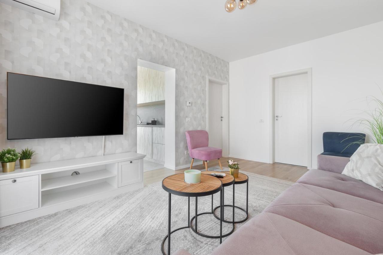 Vancouver Flat Oradea Exteriör bild